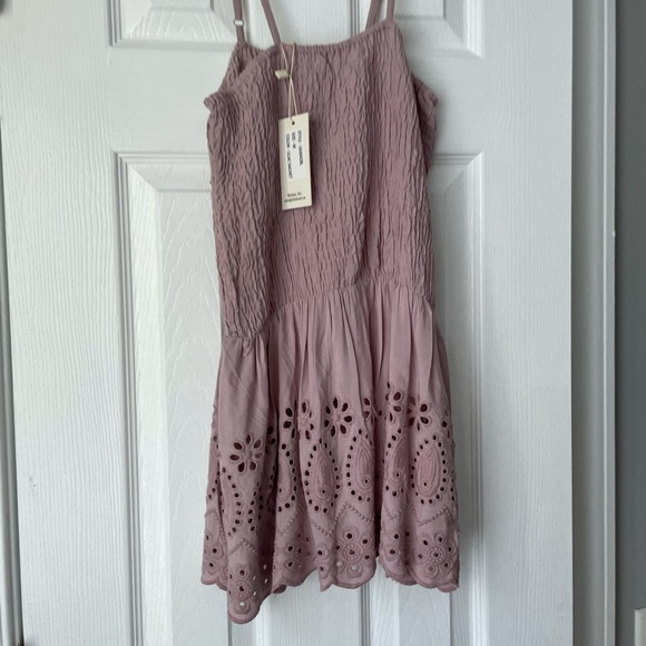 Sim & Sam Sleeveless Lilac Top Eyelet Blouse Size Medium - Picture 6 of 7